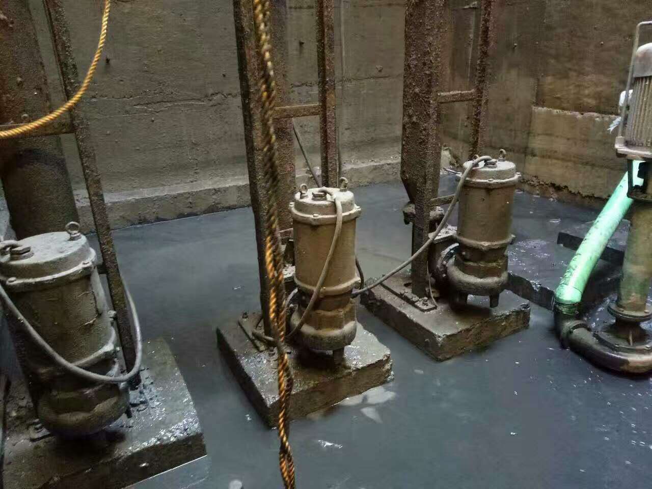 连城污水池清理