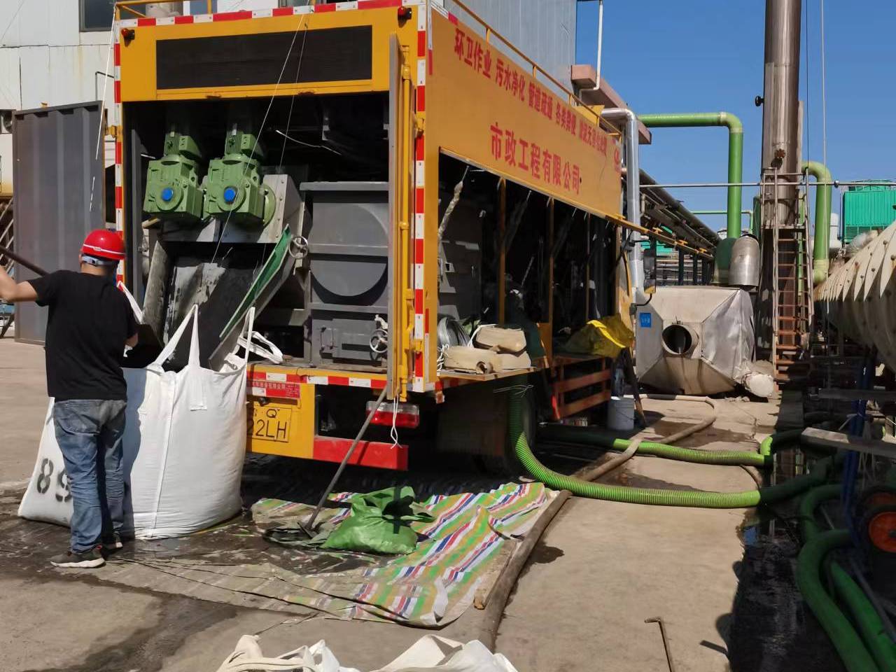 连城淤泥压干处理